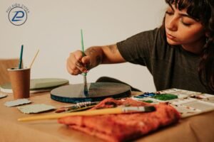 phong cách vẽ ốp lưng điện thoại bằng màu acrylic