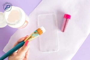 phong cách vẽ ốp lưng điện thoại bằng màu acrylic